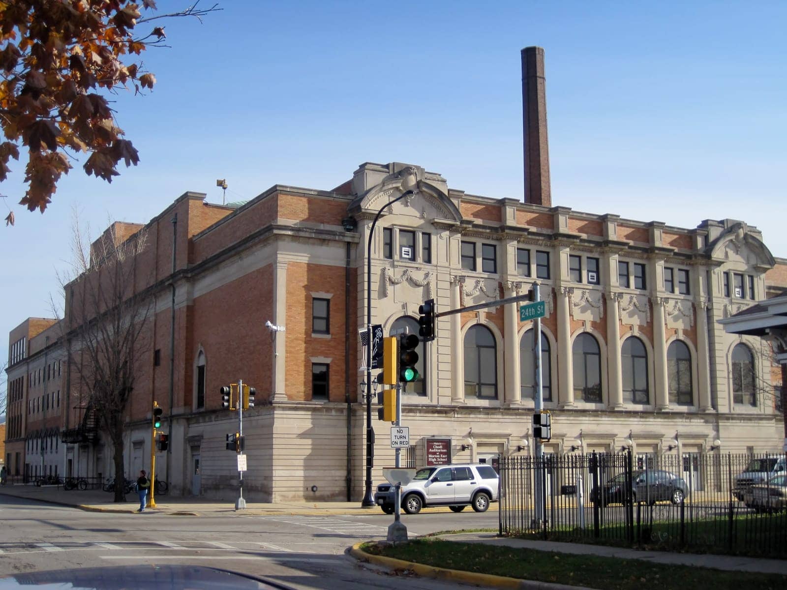 Hotels that allow 18-21 year olds in Cicero, Illinois