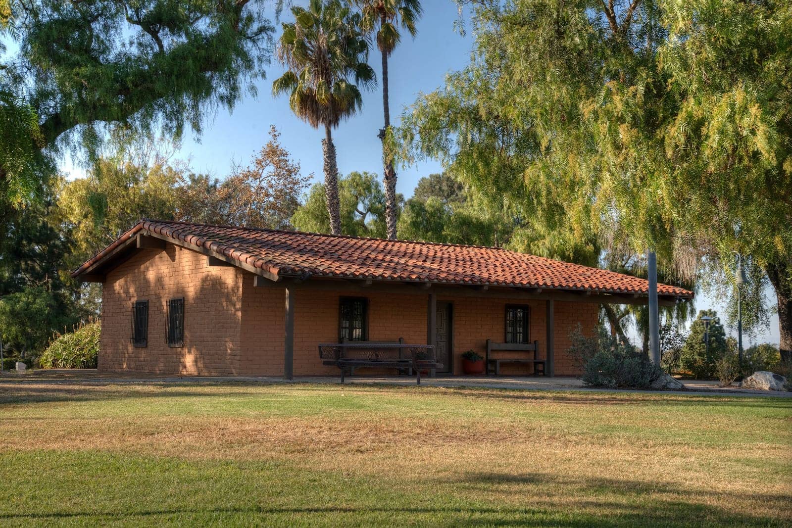 Hotels that allow 18-21 year olds in Costa Mesa, California