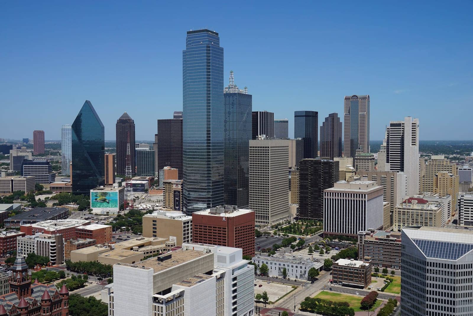 Hotels that allow 18-21 year olds in Dallas, Texas