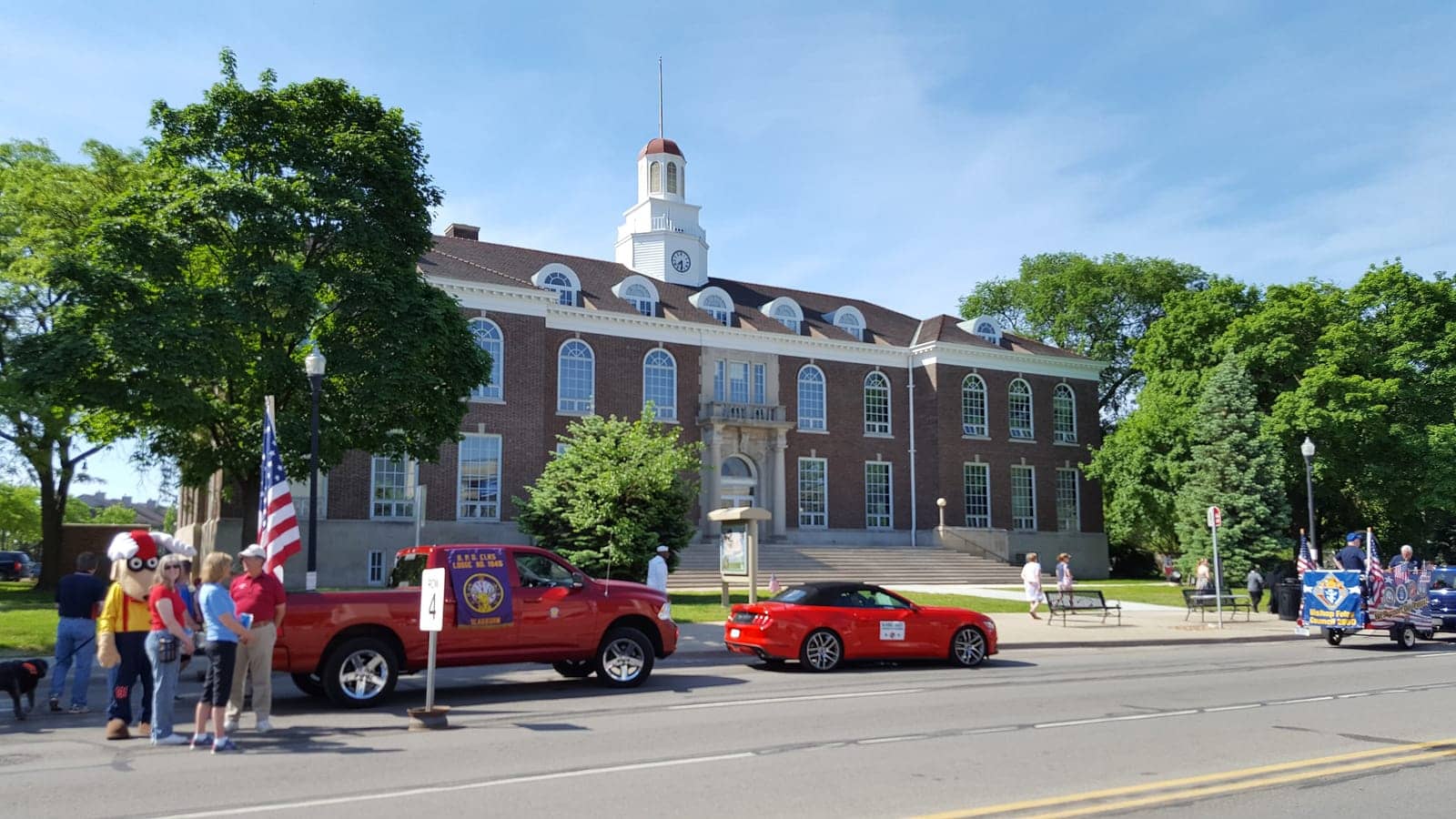 Hotels that allow 18-21 year olds in Dearborn, Michigan