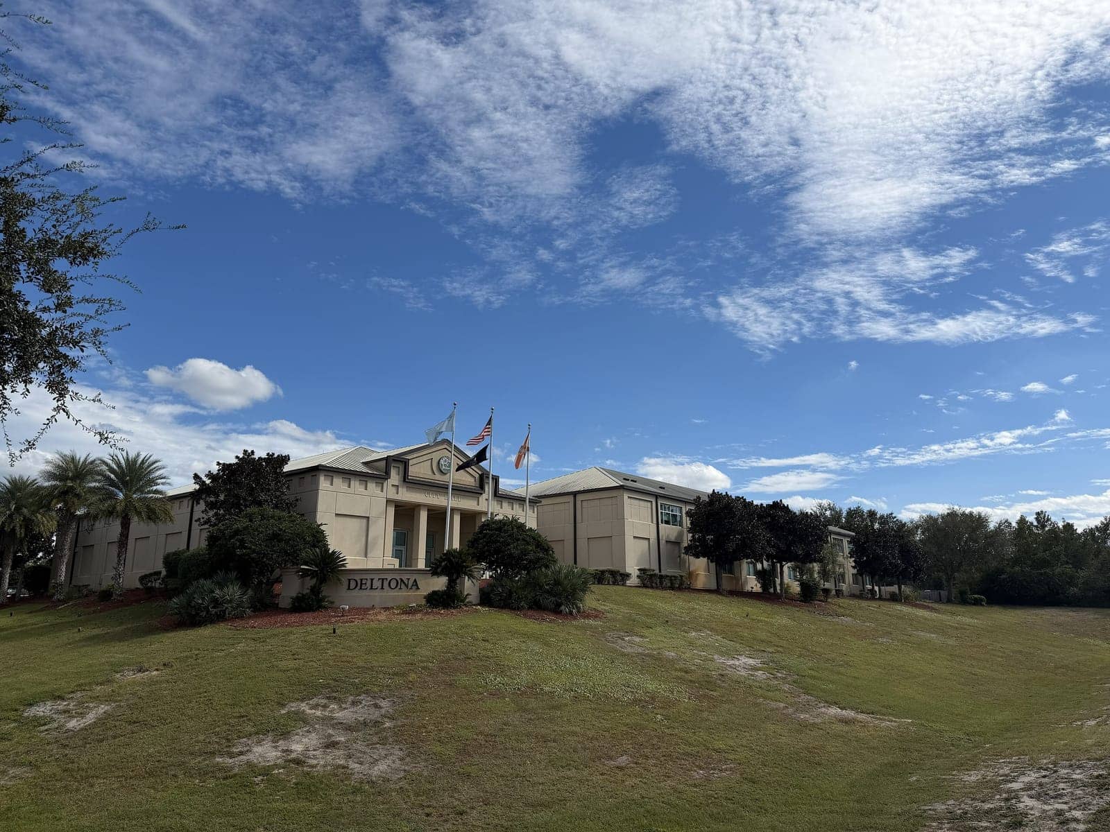 Hotels that allow 18-21 year olds in Deltona, Florida