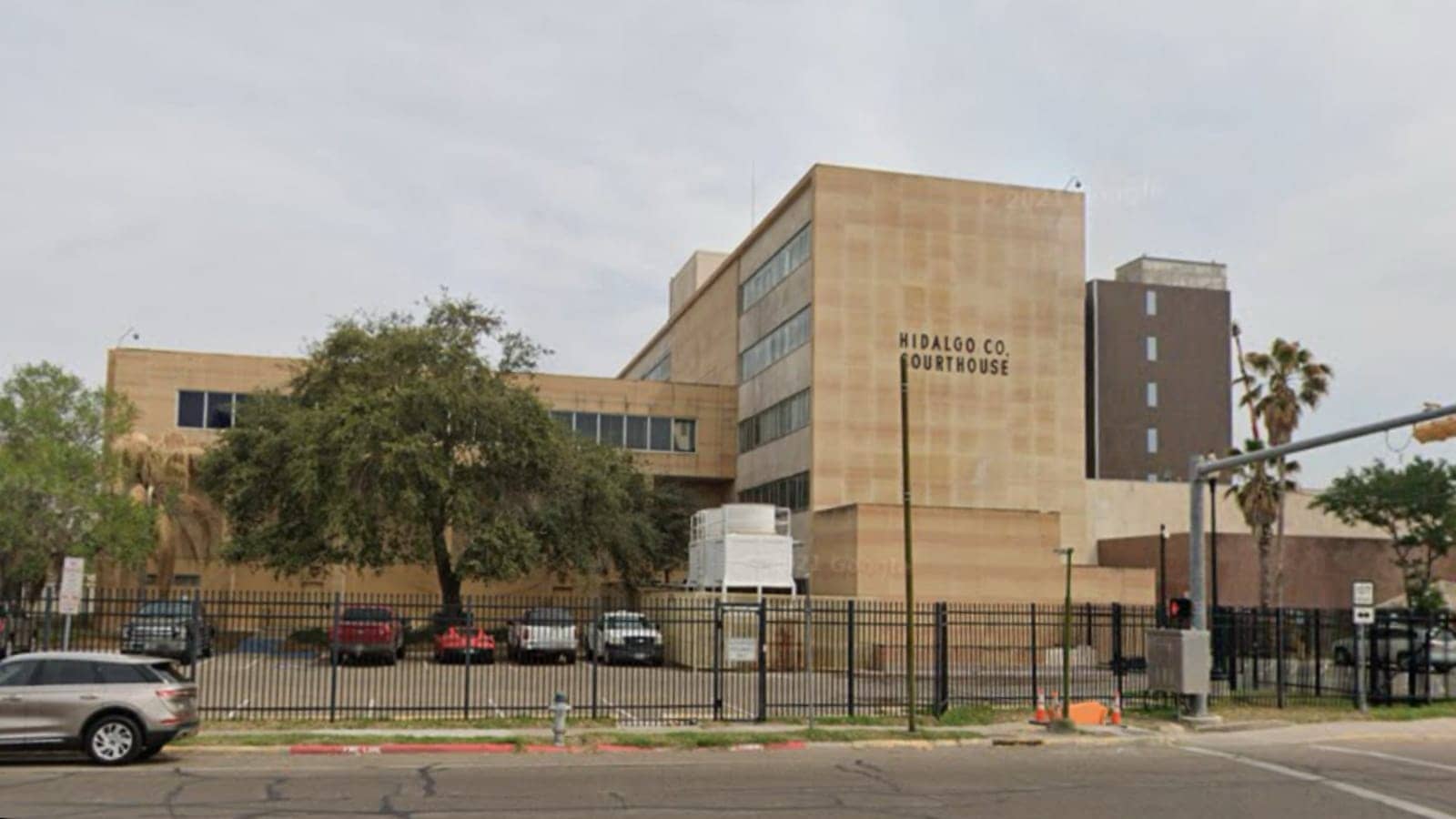 Hotels that allow 18-21 year olds in Edinburg, Texas