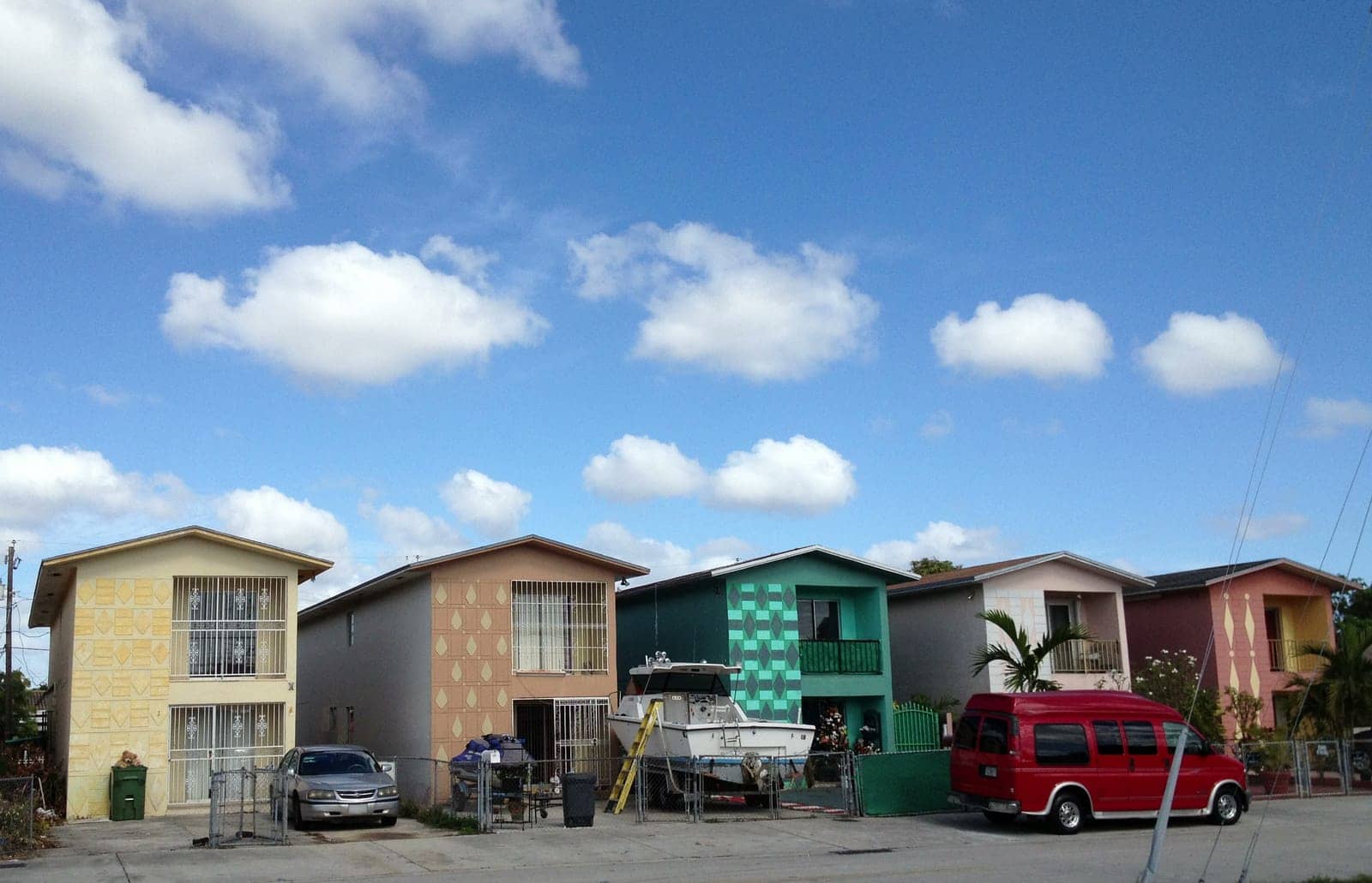 Hotels that allow 18-21 year olds in Hialeah, Florida
