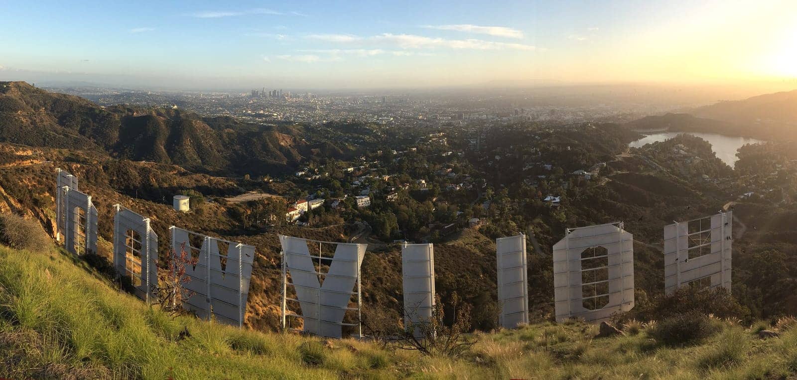 Hotels that allow 18-21 year olds in Hollywood, California