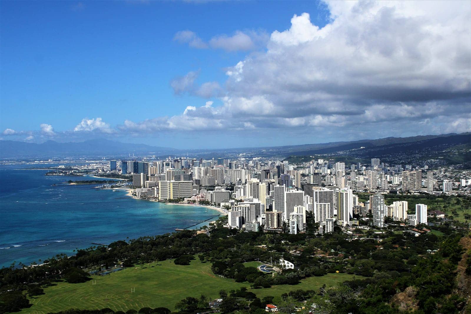 Hotels that allow 18-21 year olds in Honolulu, Hawaii