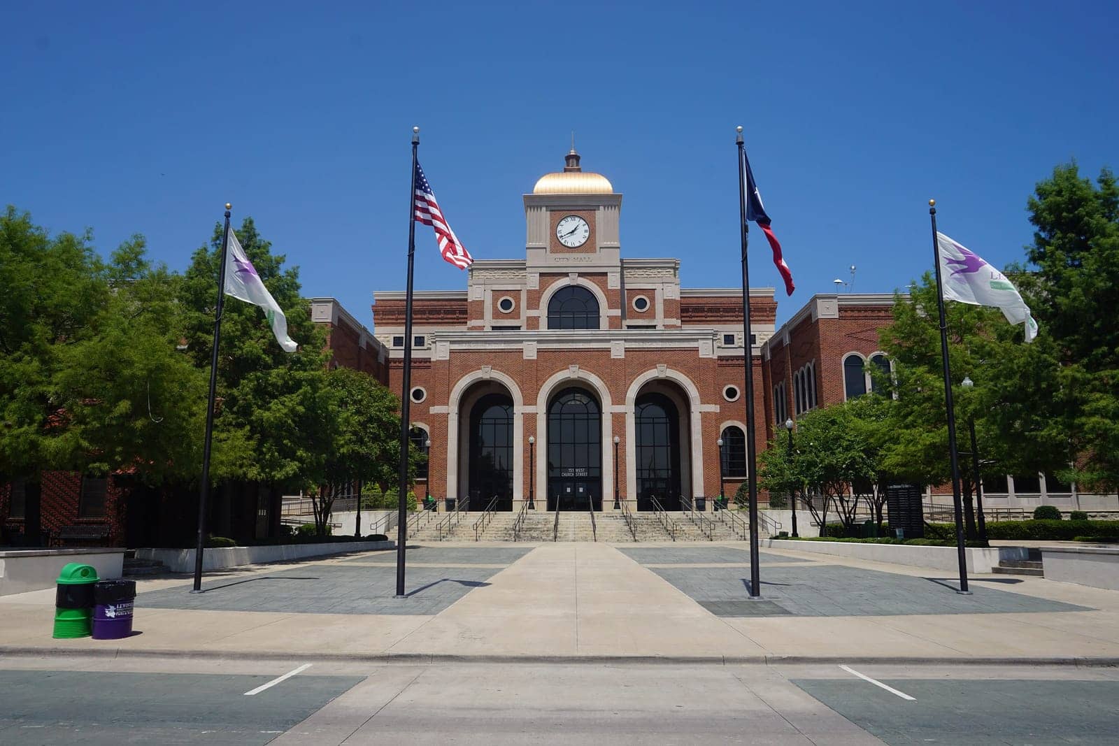 Hotels that allow 18-21 year olds in Lewisville, Texas
