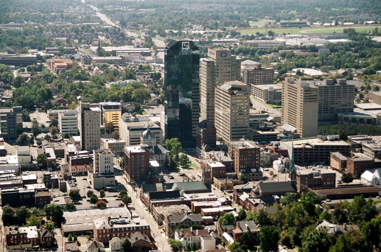 Hotels that allow 18-21 year olds in Lexington, Kentucky
