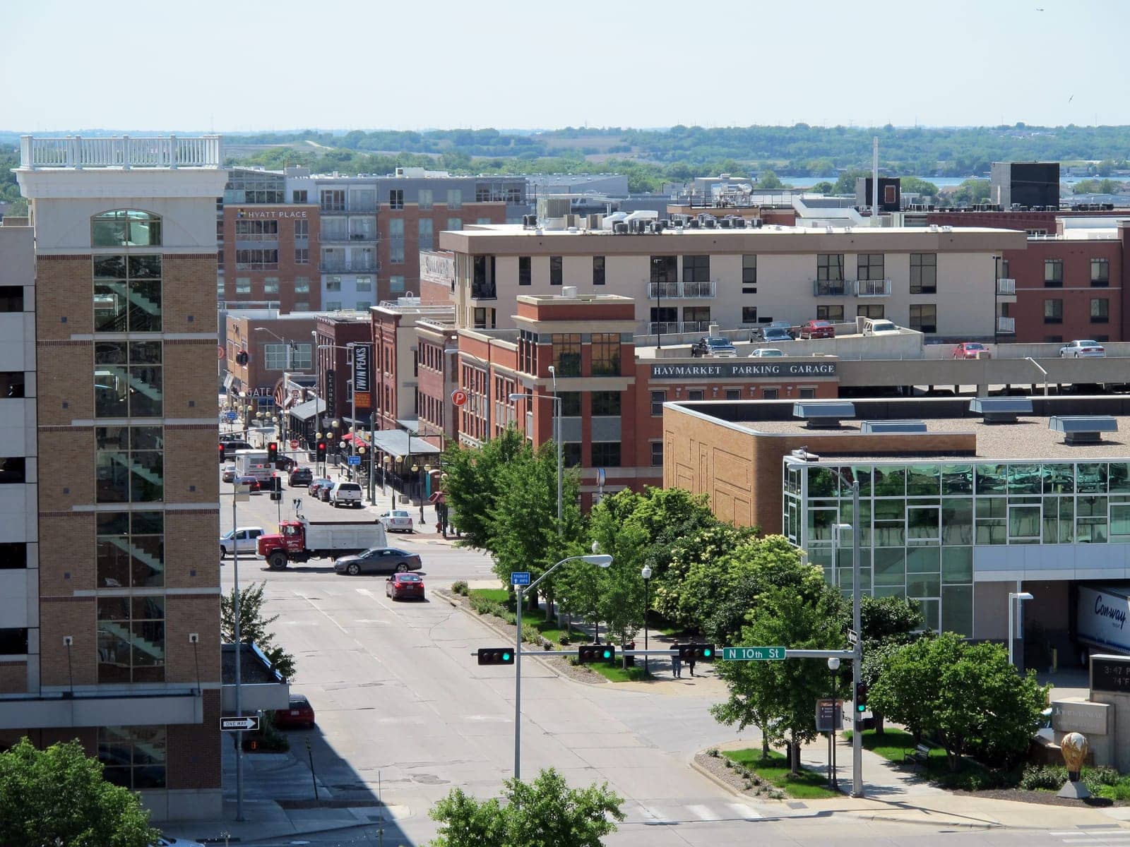 Hotels that allow 18-21 year olds in Lincoln, Nebraska