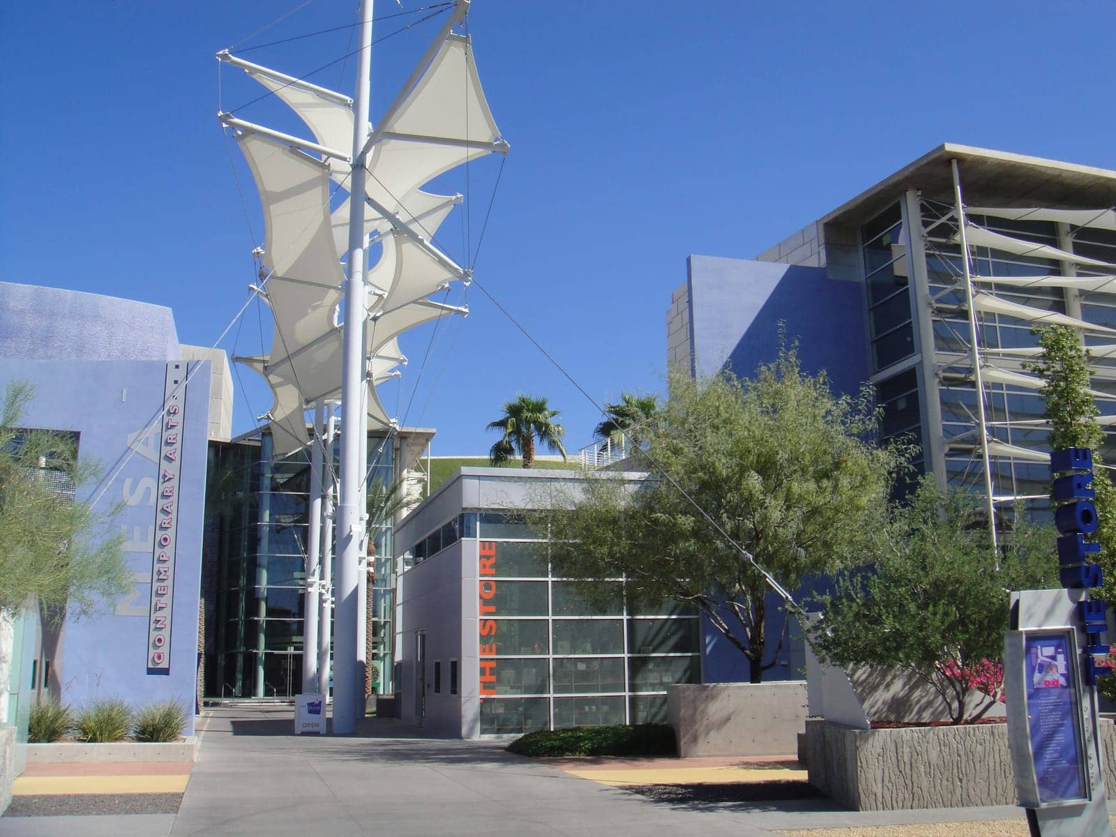 Hotels that allow 18-21 year olds in Mesa, Arizona