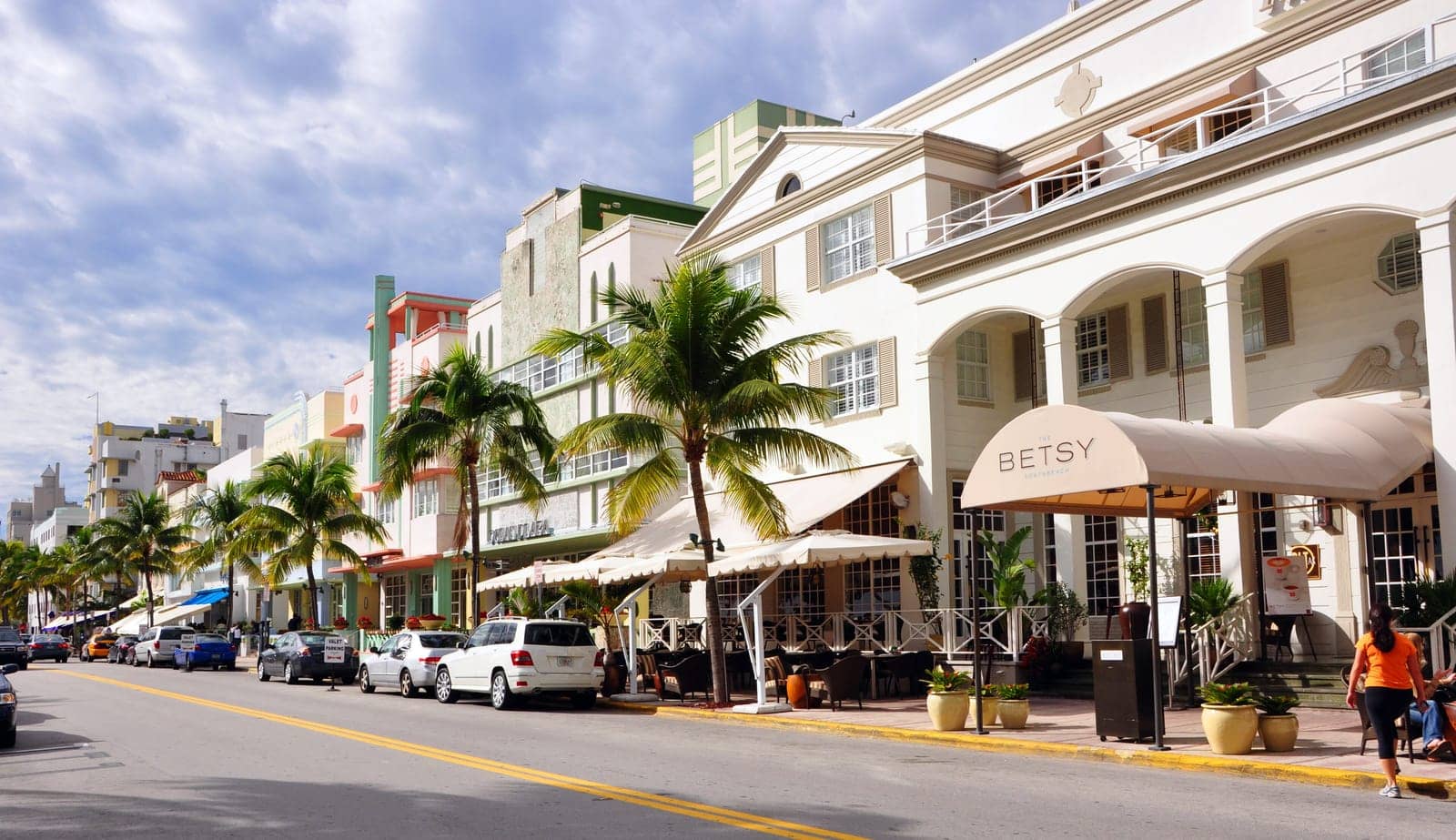 Hotels that allow 18-21 year olds in Miami Beach, Florida