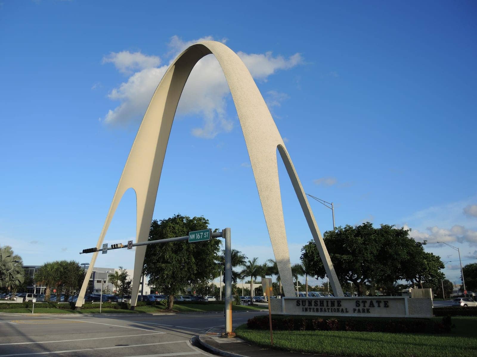Hotels that allow 18-21 year olds in Miami Gardens, Florida