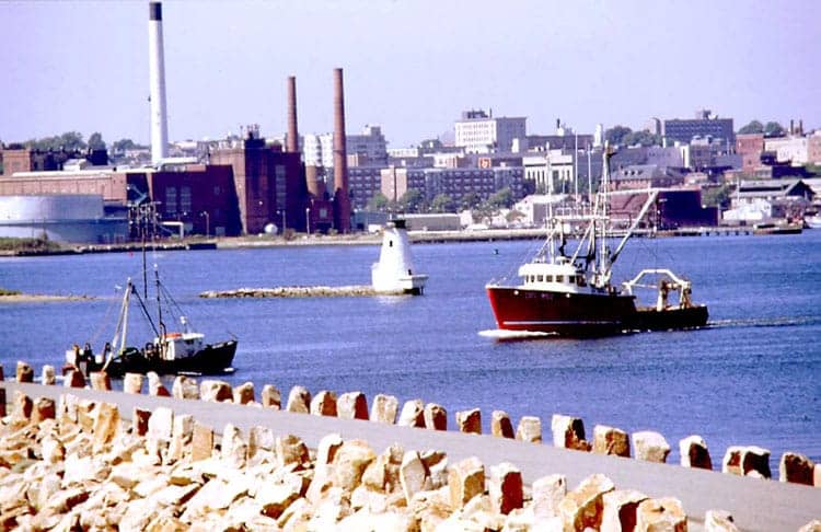 Hotels that allow 18-21 year olds in New Bedford, Massachusetts