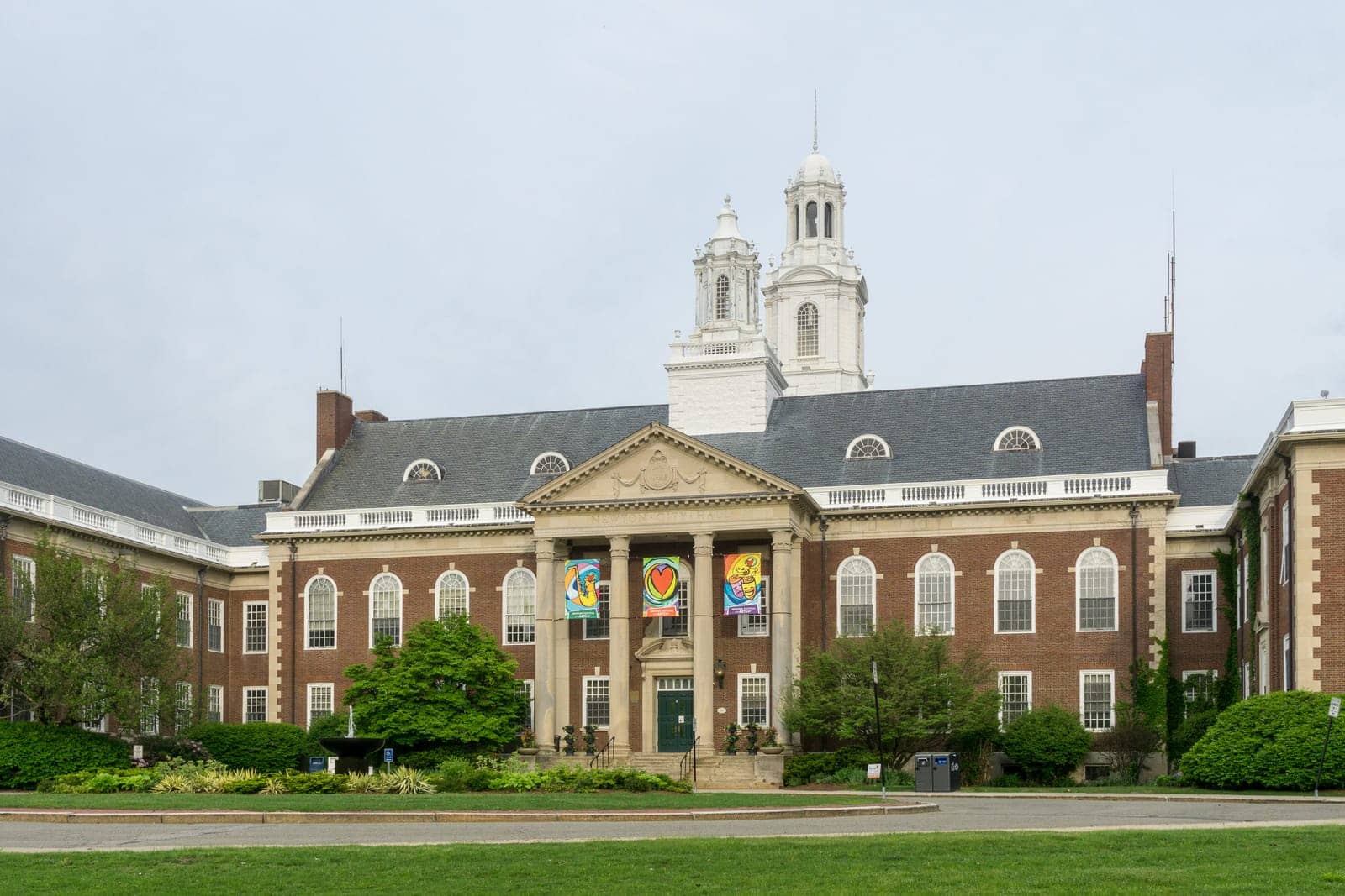 Hotels that allow 18-21 year olds in Newton, Massachusetts