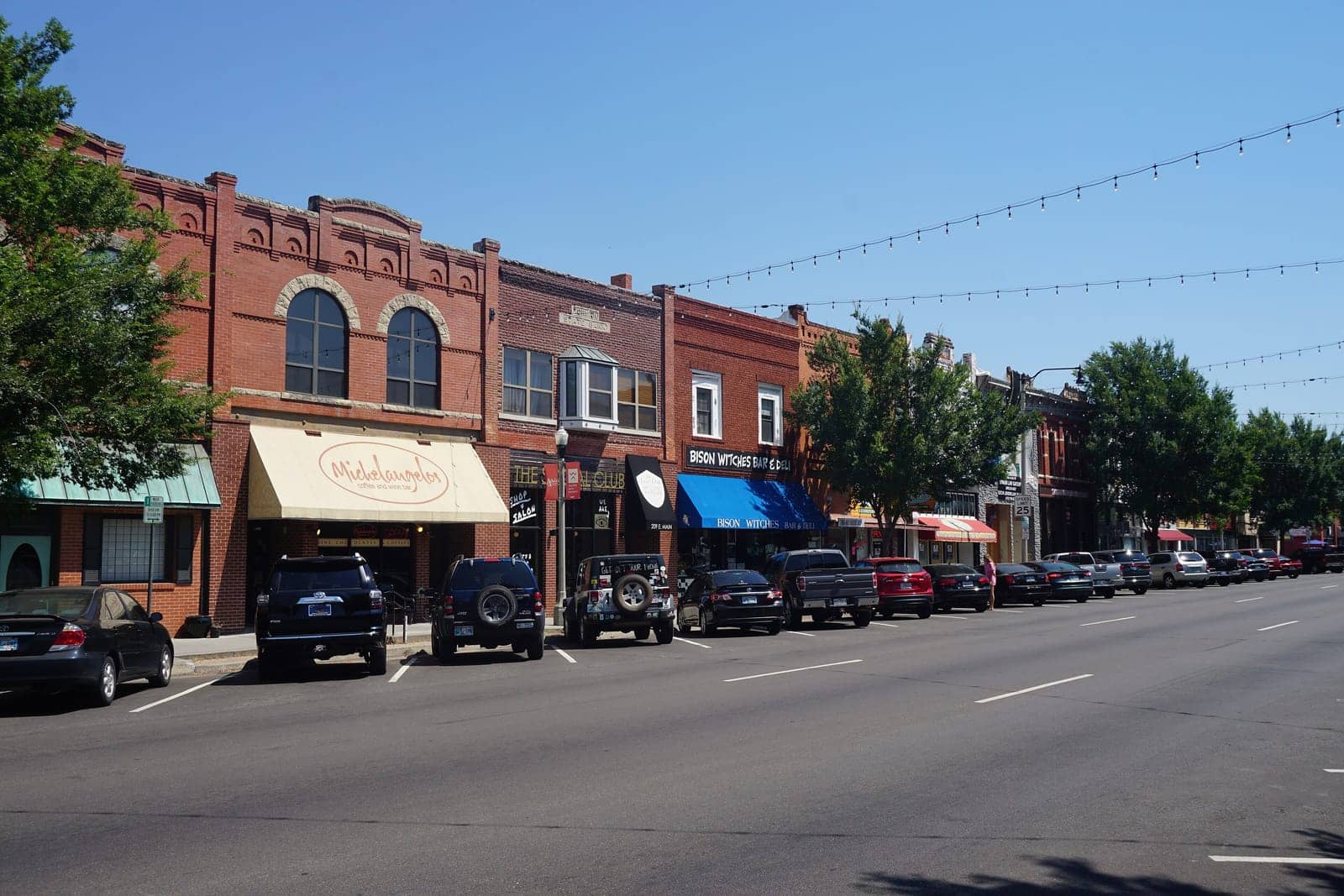 Hotels that allow 18-21 year olds in Norman, Oklahoma