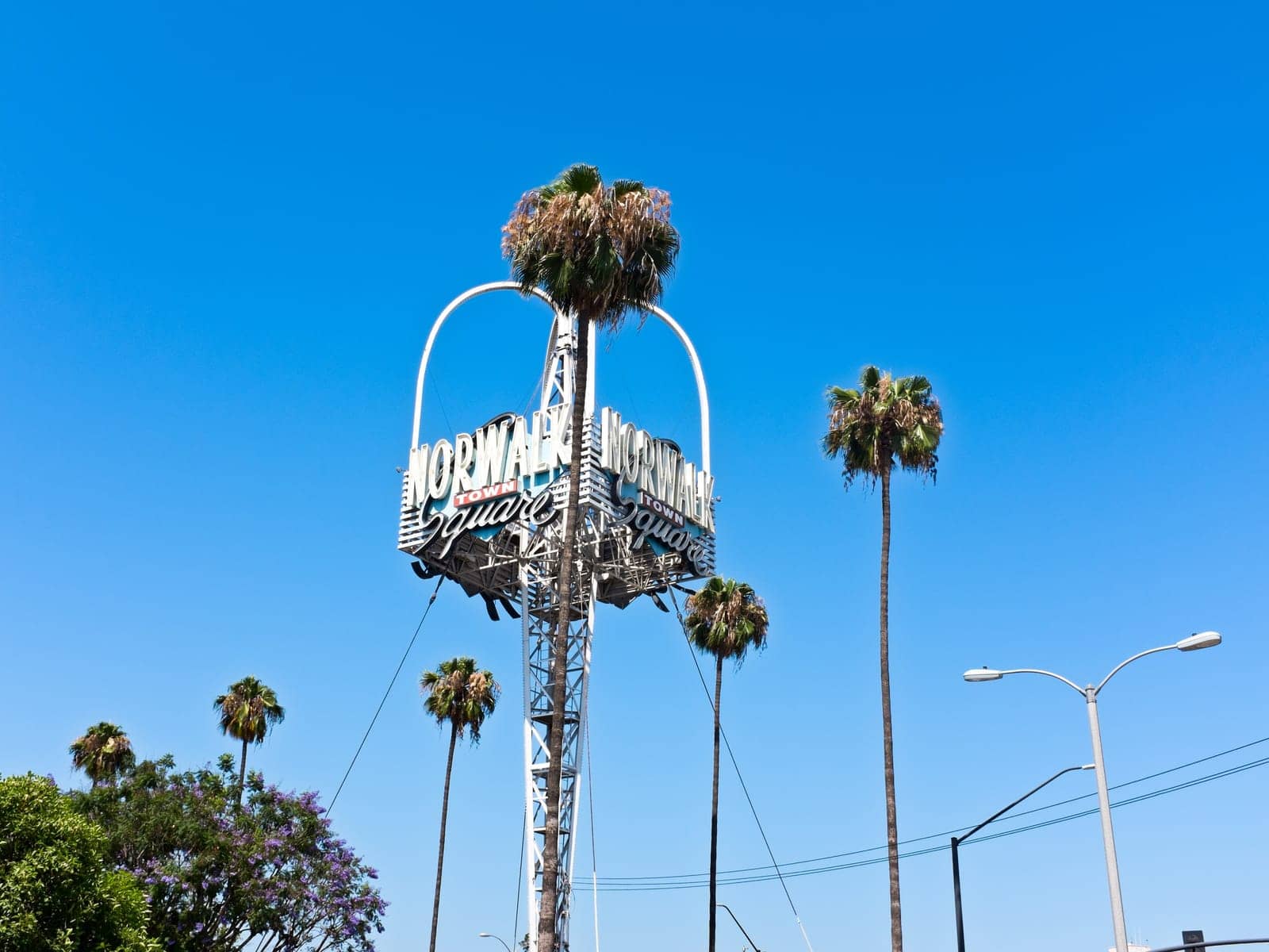 Hotels that allow 18-21 year olds in Norwalk, California