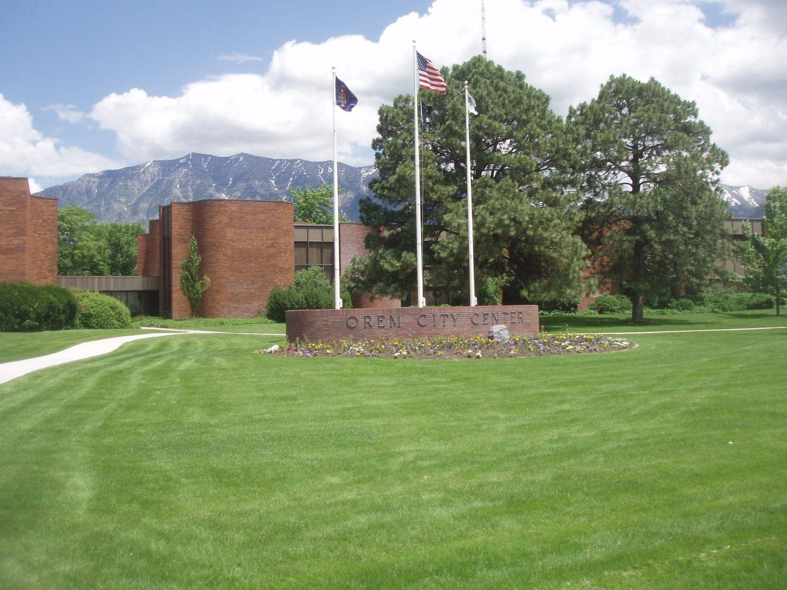 Hotels that allow 18-21 year olds in Orem, Utah