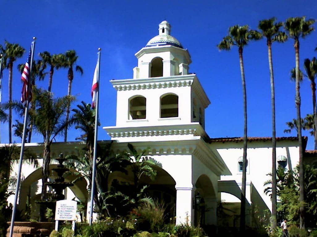 Hotels that allow 18-21 year olds in Oxnard, California