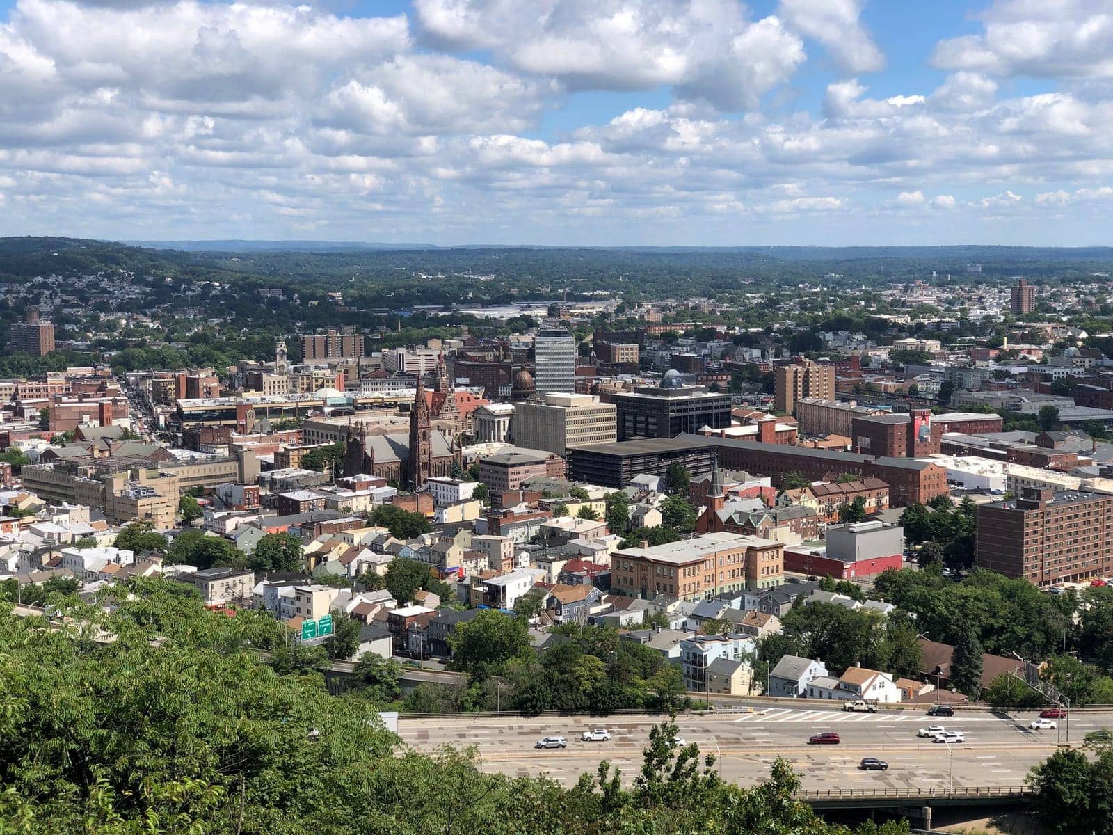 Hotels that allow 18-21 year olds in Paterson, New Jersey