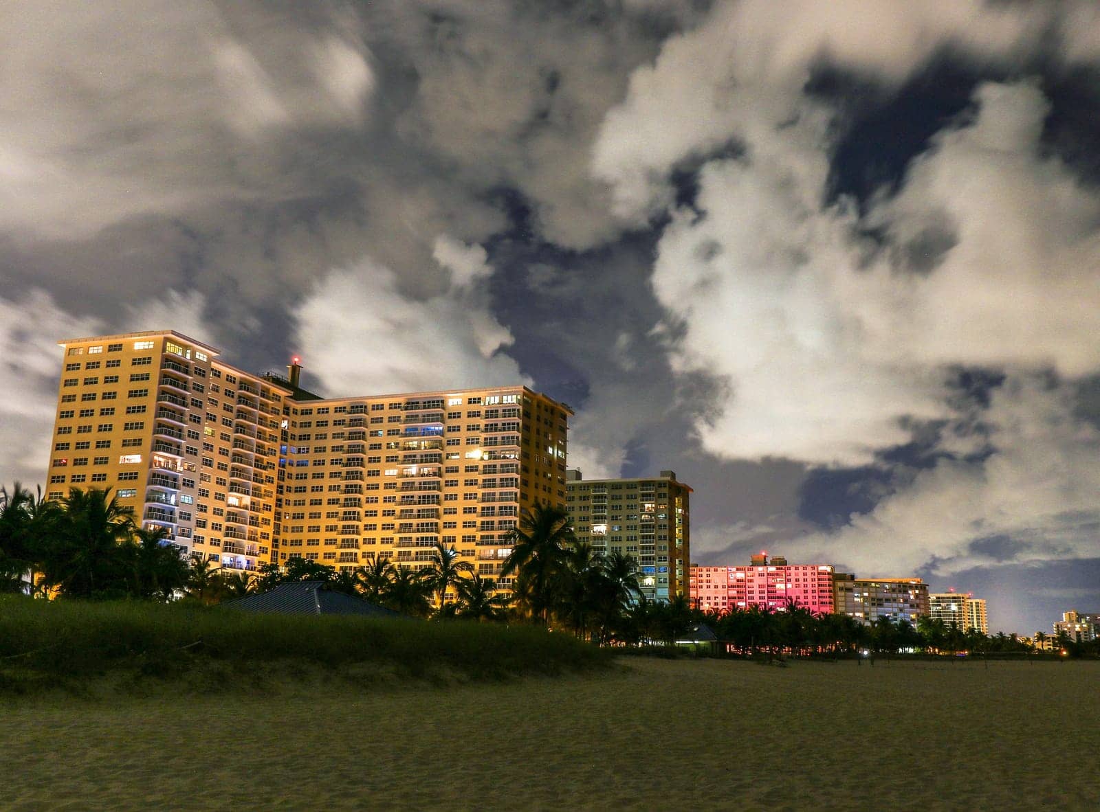 Hotels that allow 18-21 year olds in Pompano Beach, Florida