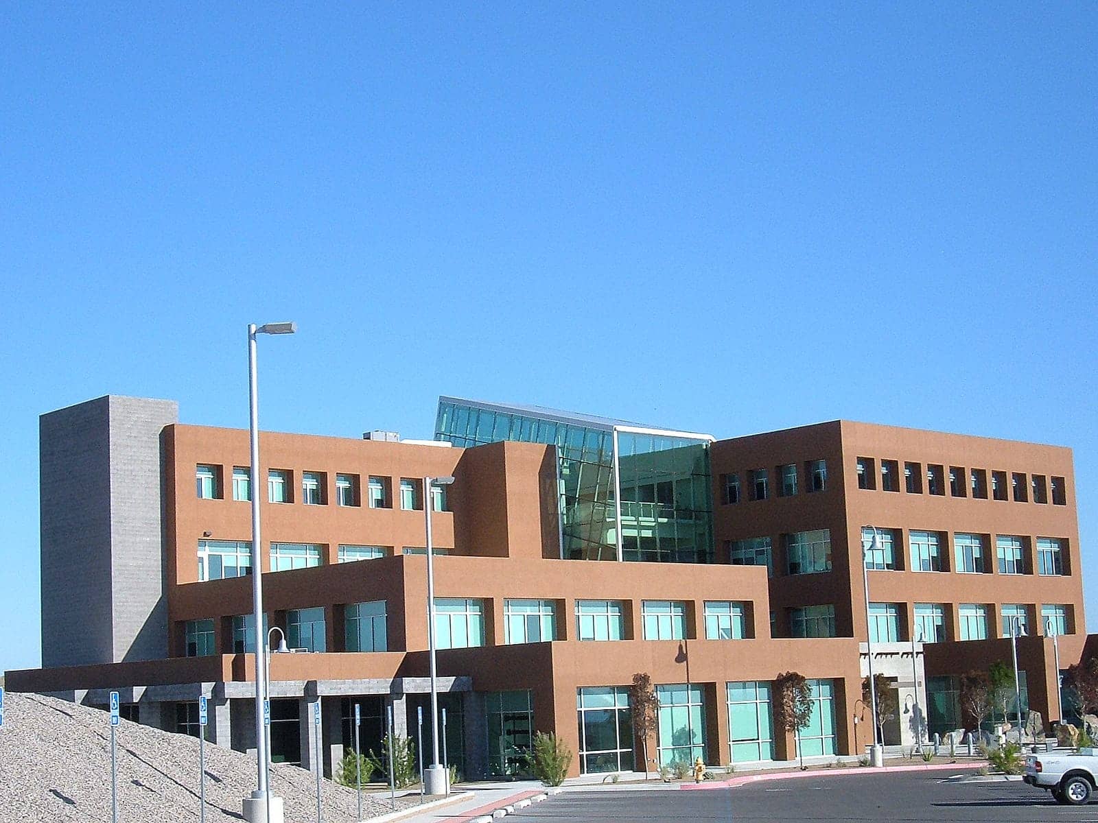 Hotels that allow 18-21 year olds in Rio Rancho, New Mexico