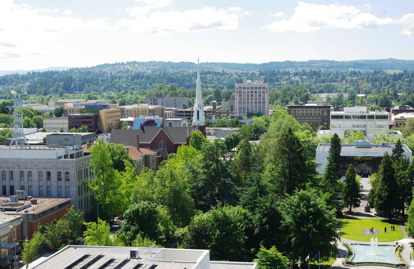 Hotels that allow 18-21 year olds in Salem, Oregon