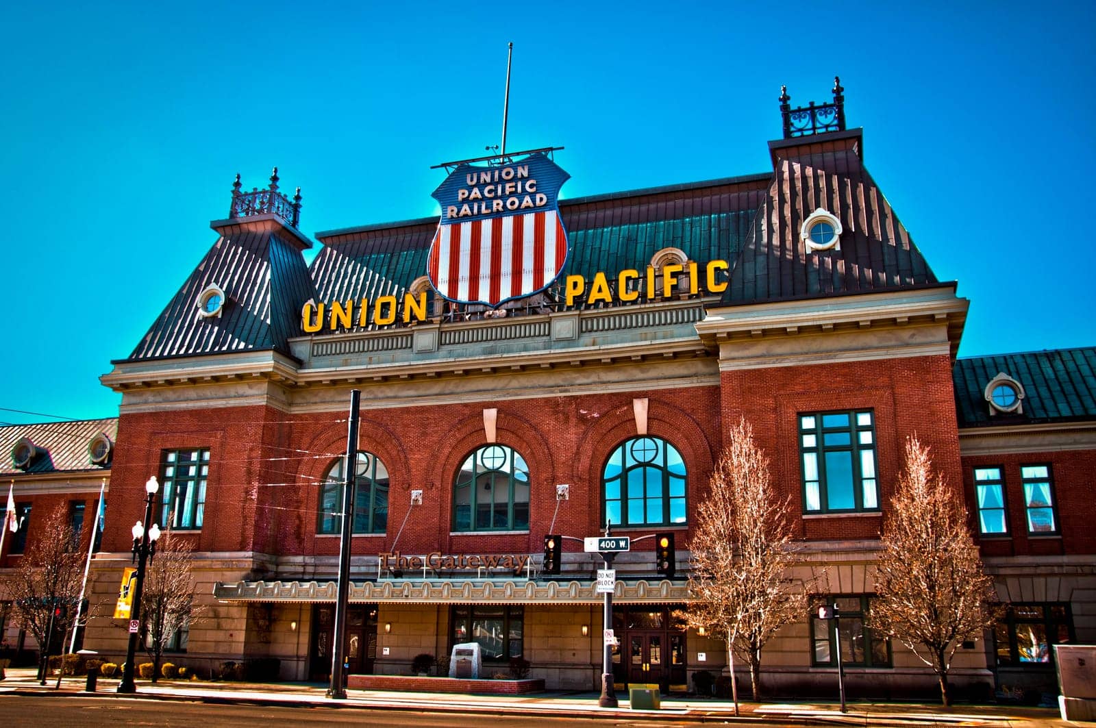 Hotels that allow 18-21 year olds in Salt Lake City, Utah