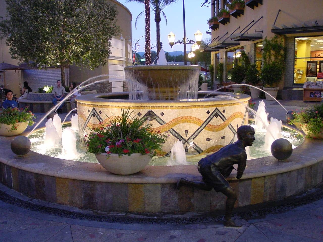 Hotels that allow 18-21 year olds in Santa Clarita, California