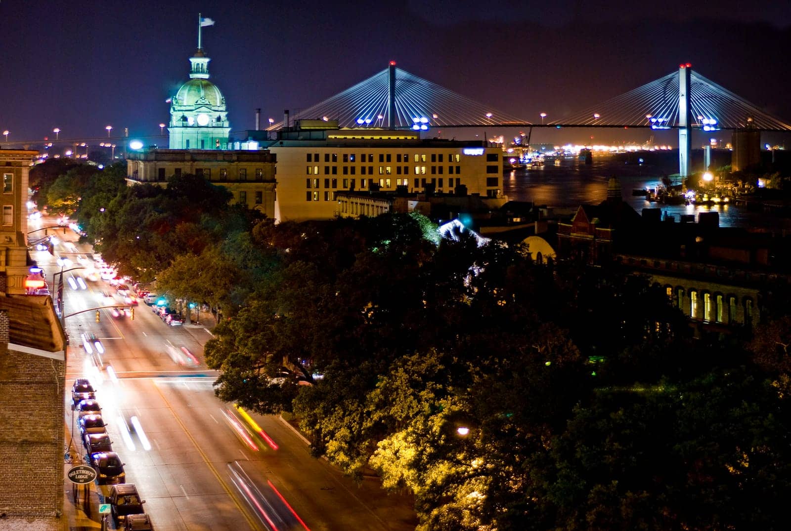 Hotels that allow 18-21 year olds in Savannah, Georgia