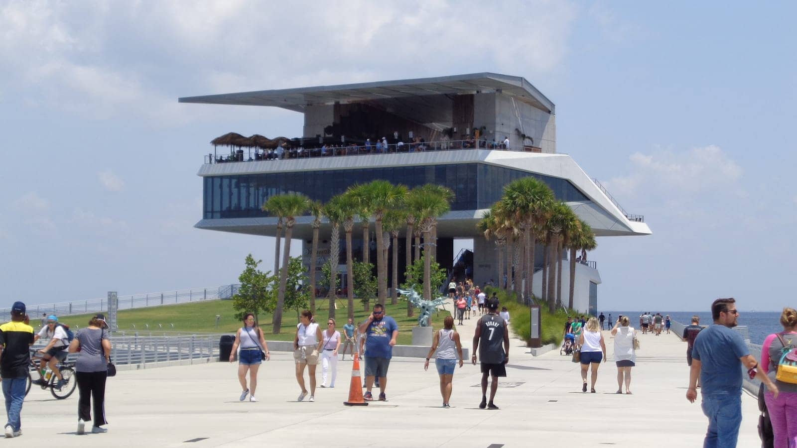 Hotels that allow 18-21 year olds in St. Petersburg, Florida