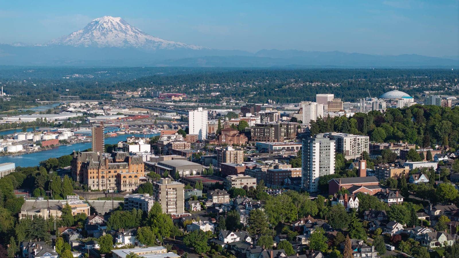 Hotels that allow 18-21 year olds in Tacoma, Washington