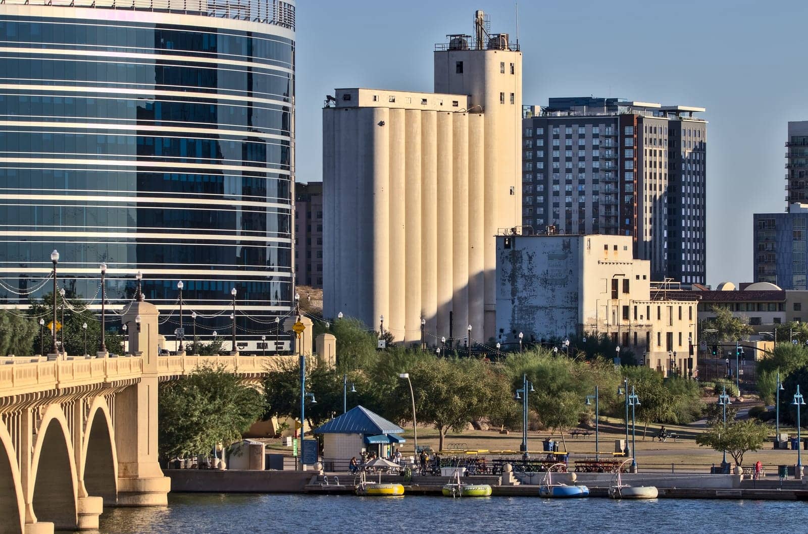 Hotels that allow 18-21 year olds in Tempe, Arizona