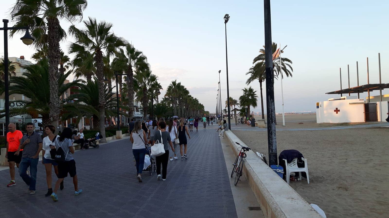 Hotels that allow 18-21 year olds in Valencia, California