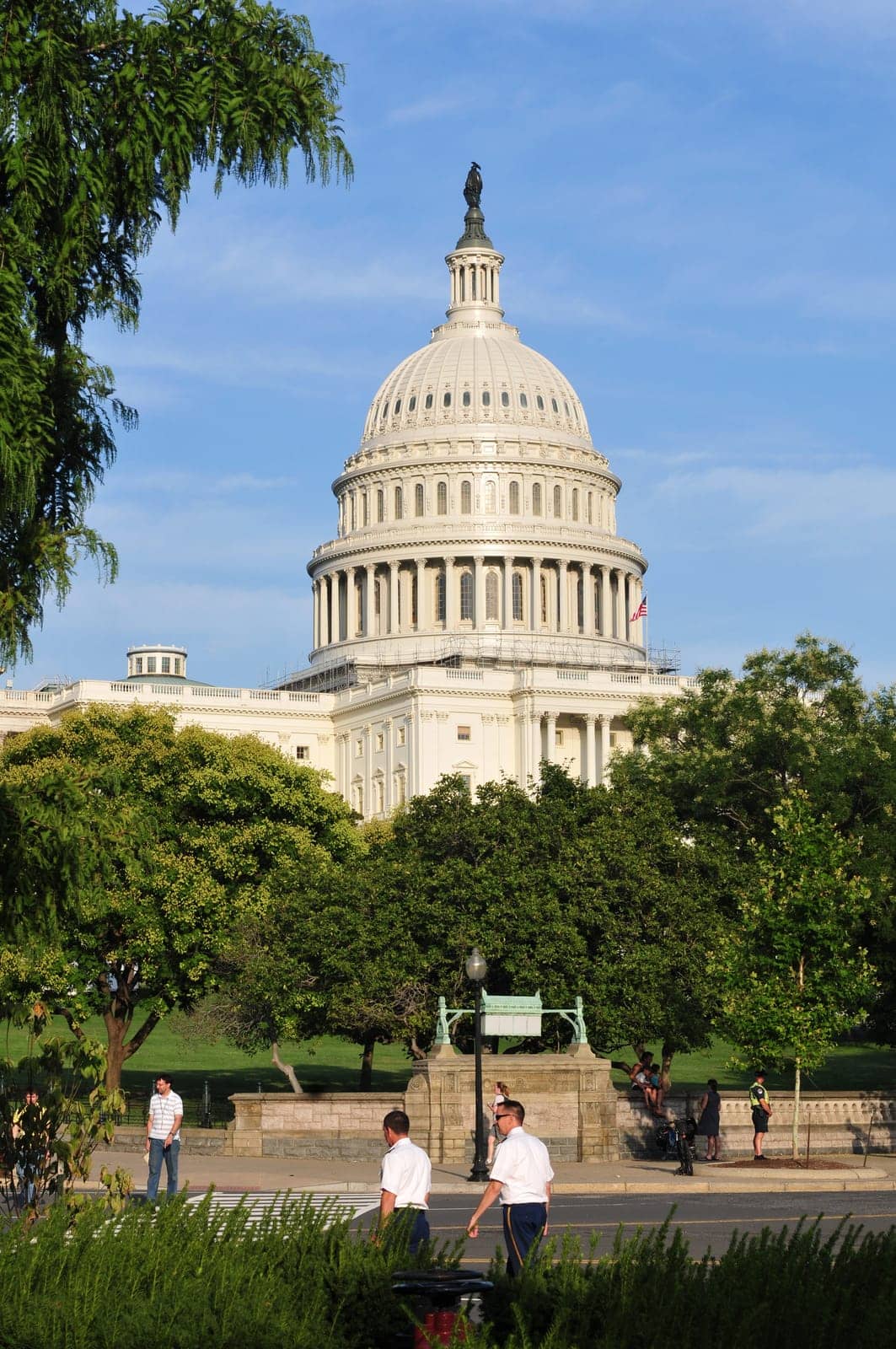 Hotels that allow 18-21 year olds in Washington, District of Columbia