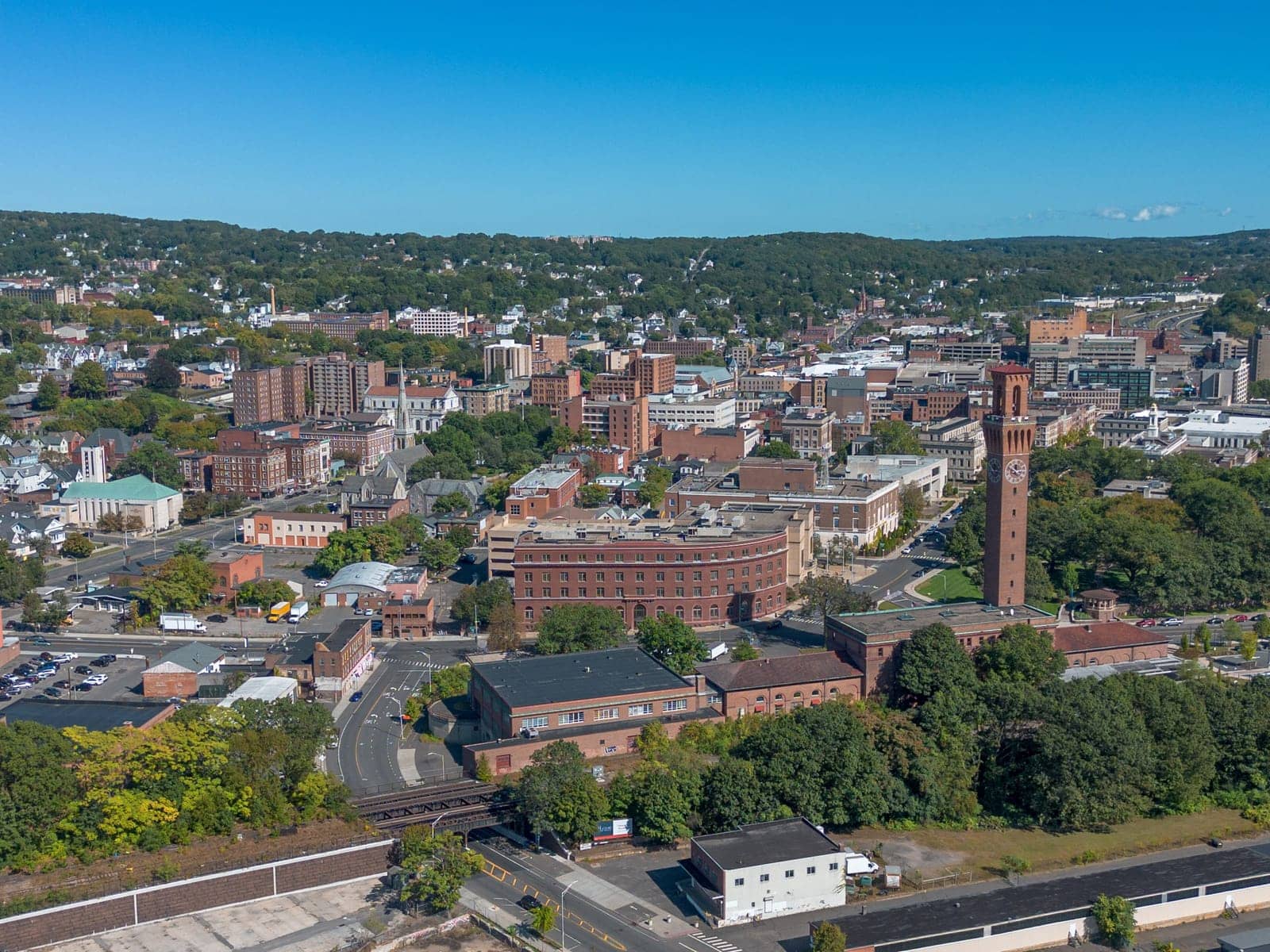 Hotels that allow 18-21 year olds in Waterbury, Connecticut