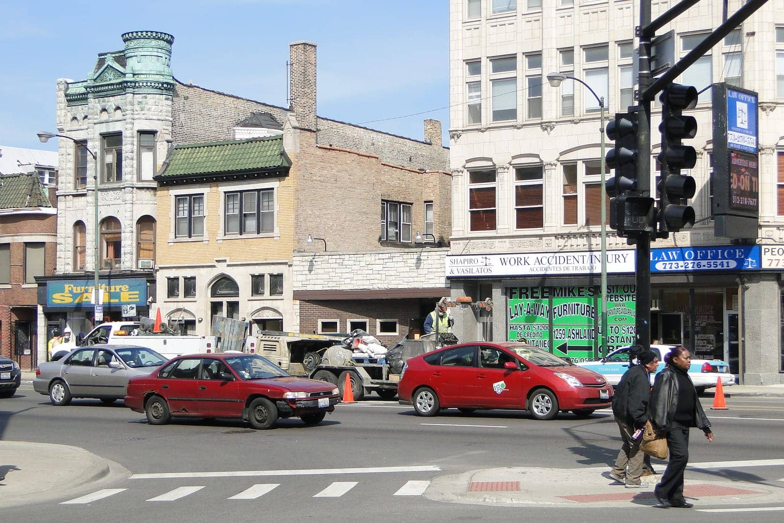 Hotels that allow 18-21 year olds in West Town, Illinois