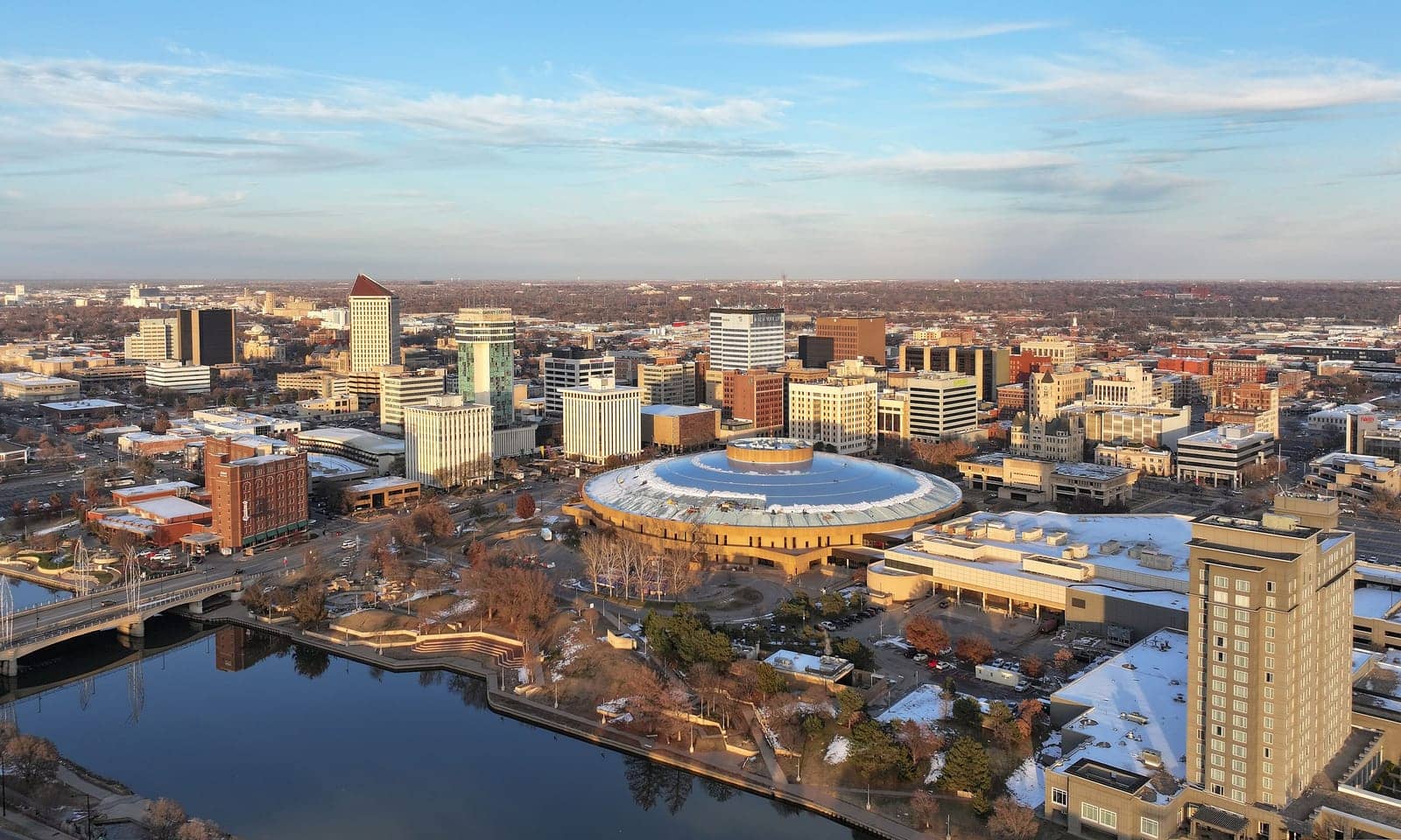 Hotels that allow 18-21 year olds in Wichita, Kansas