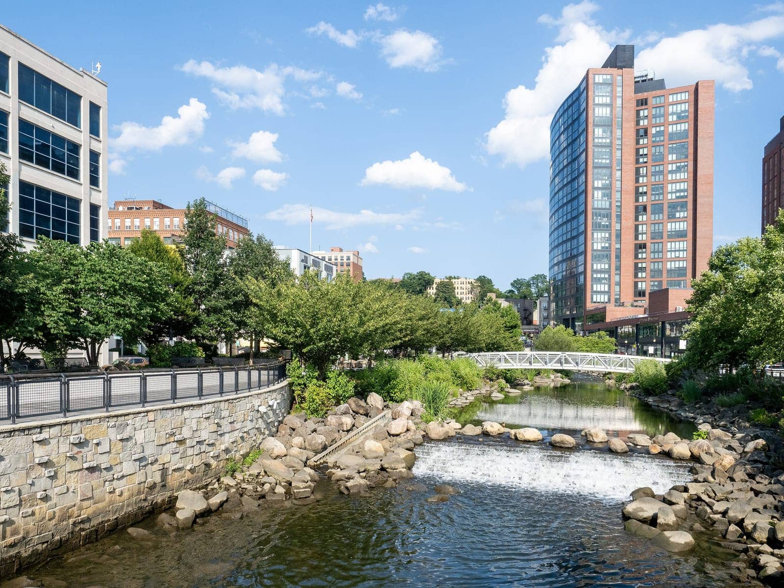 Hotels that allow 18-21 year olds in Yonkers, New York