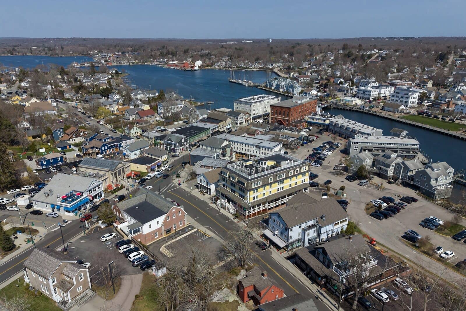 Hotels that allow 18-21 year olds in Connecticut