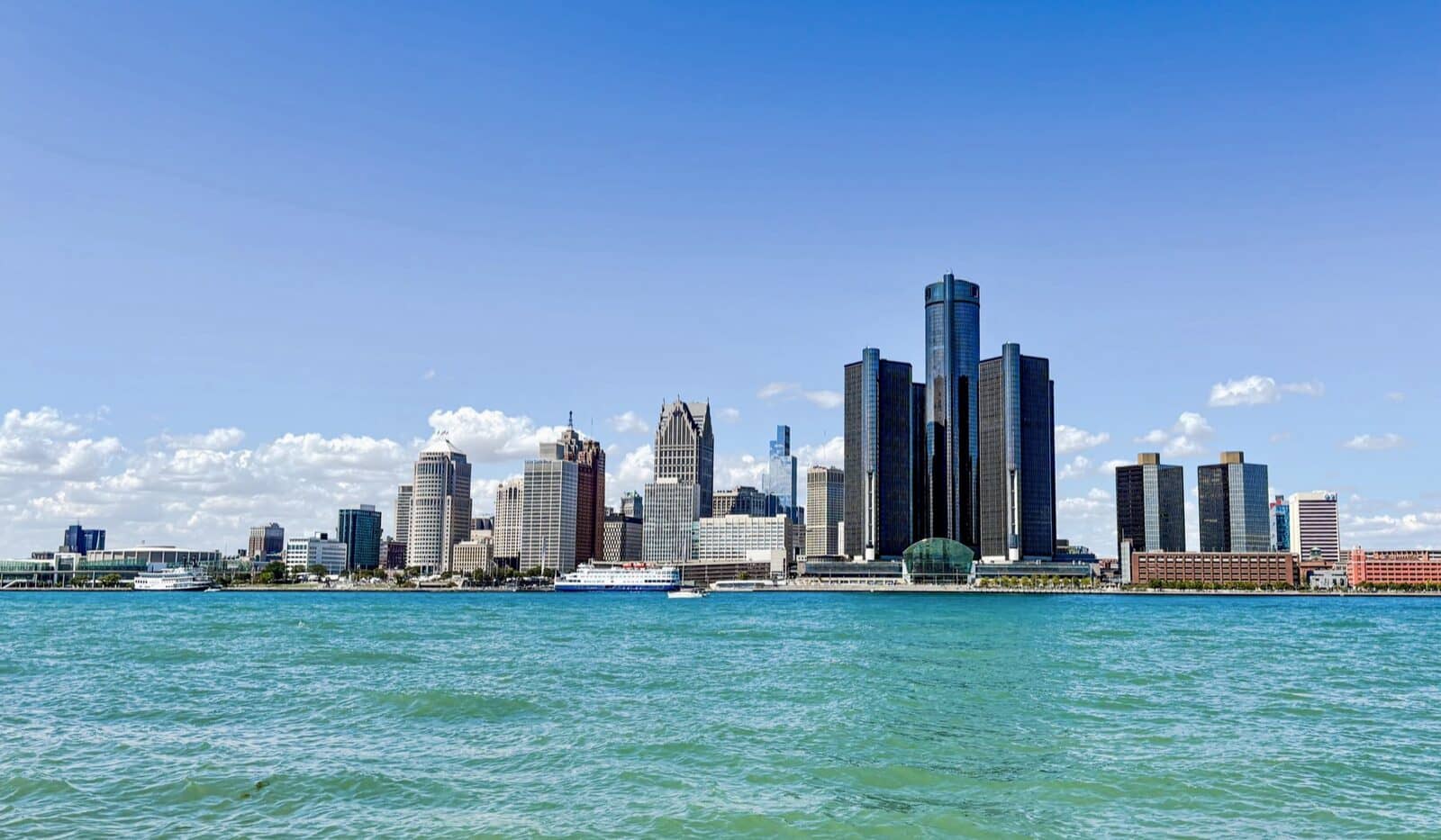 Hotels that allow 18-21 year olds in Michigan