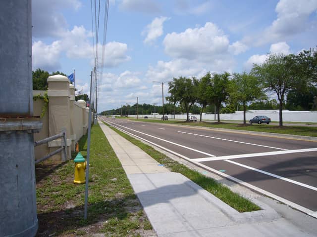 Hotels that allow 18-21 year olds in Town 'n' Country, Florida