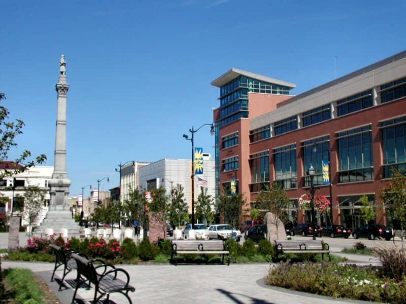 Hotels that allow 18-21 year olds in Racine, Wisconsin