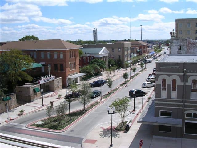 Hotels that allow 18-21 year olds in Bryan, Texas