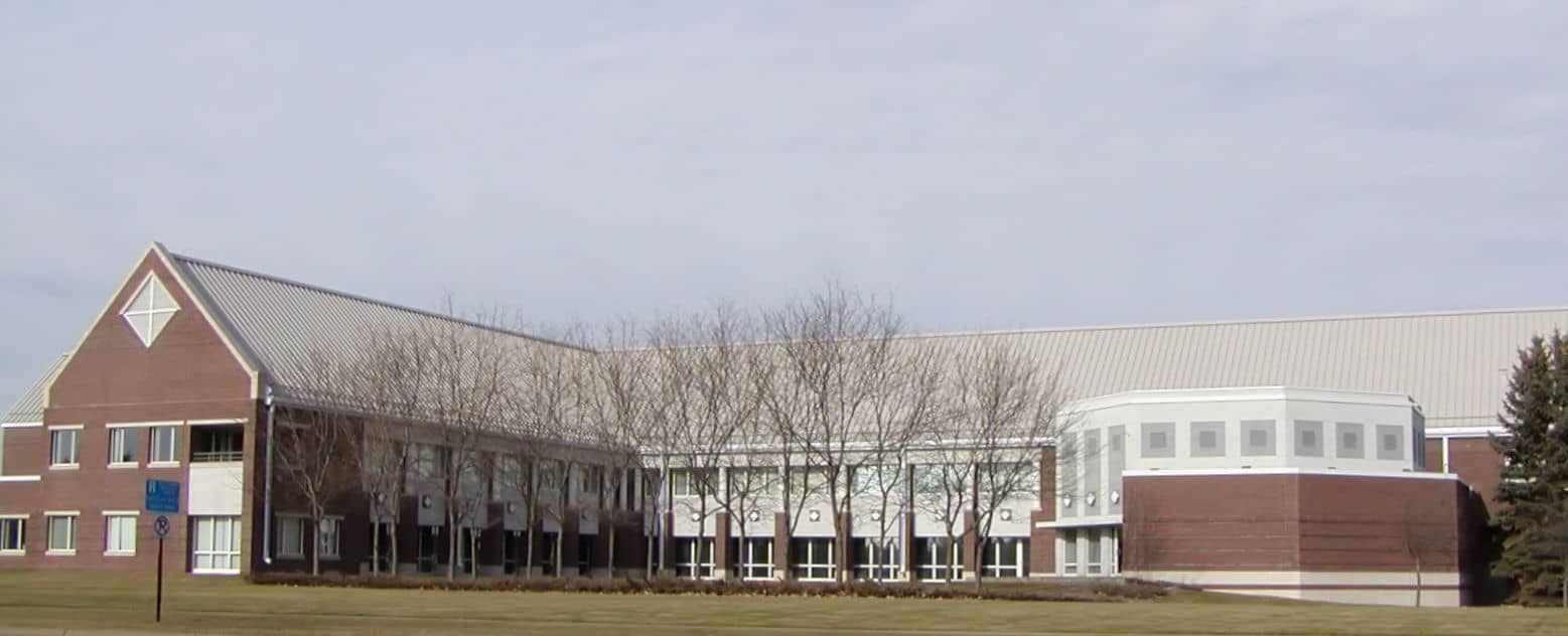 Hotels that allow 18-21 year olds in Brooklyn Park, Minnesota