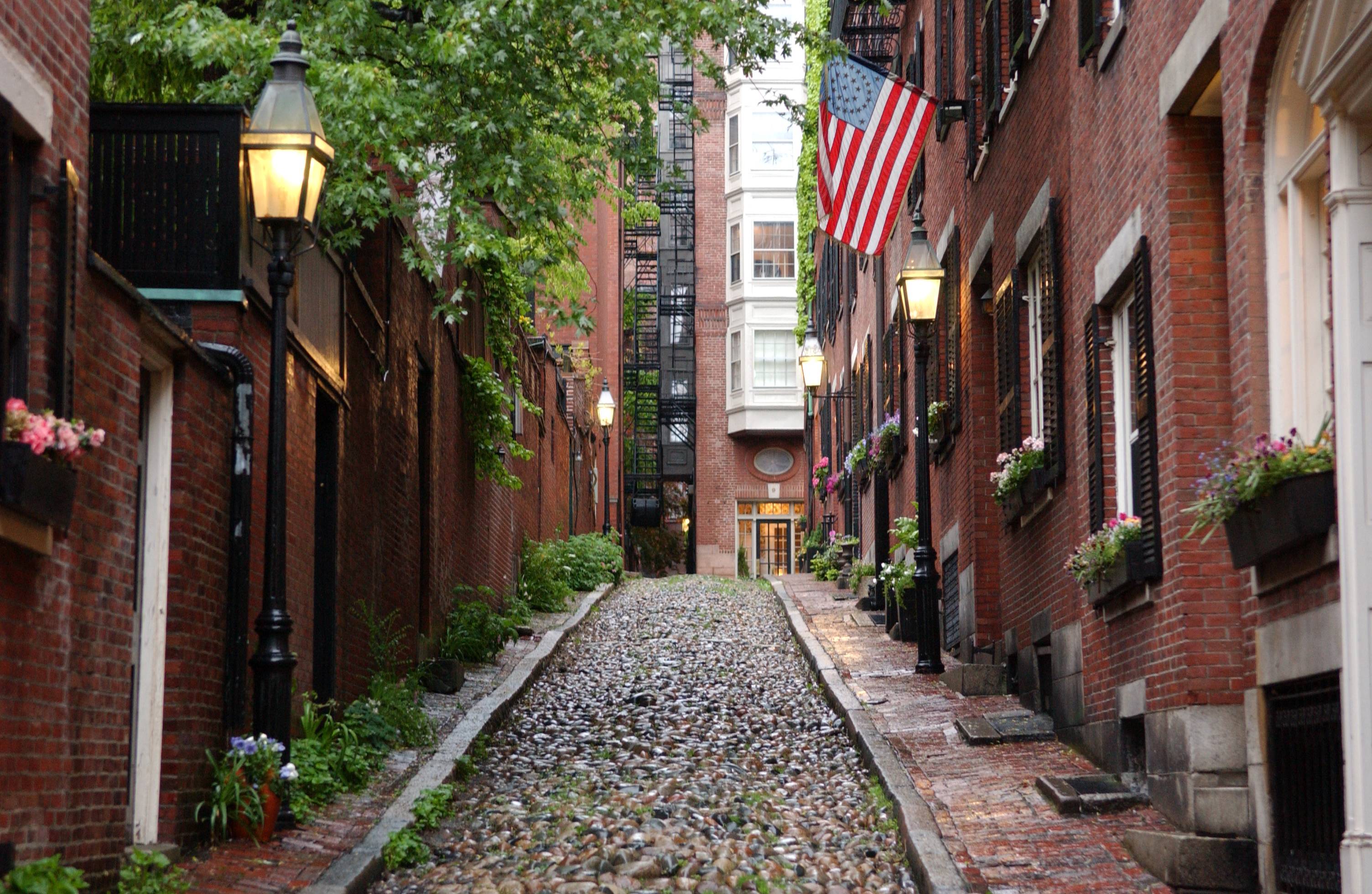 Hotels that allow 18-21 year olds in Boston, Massachusetts