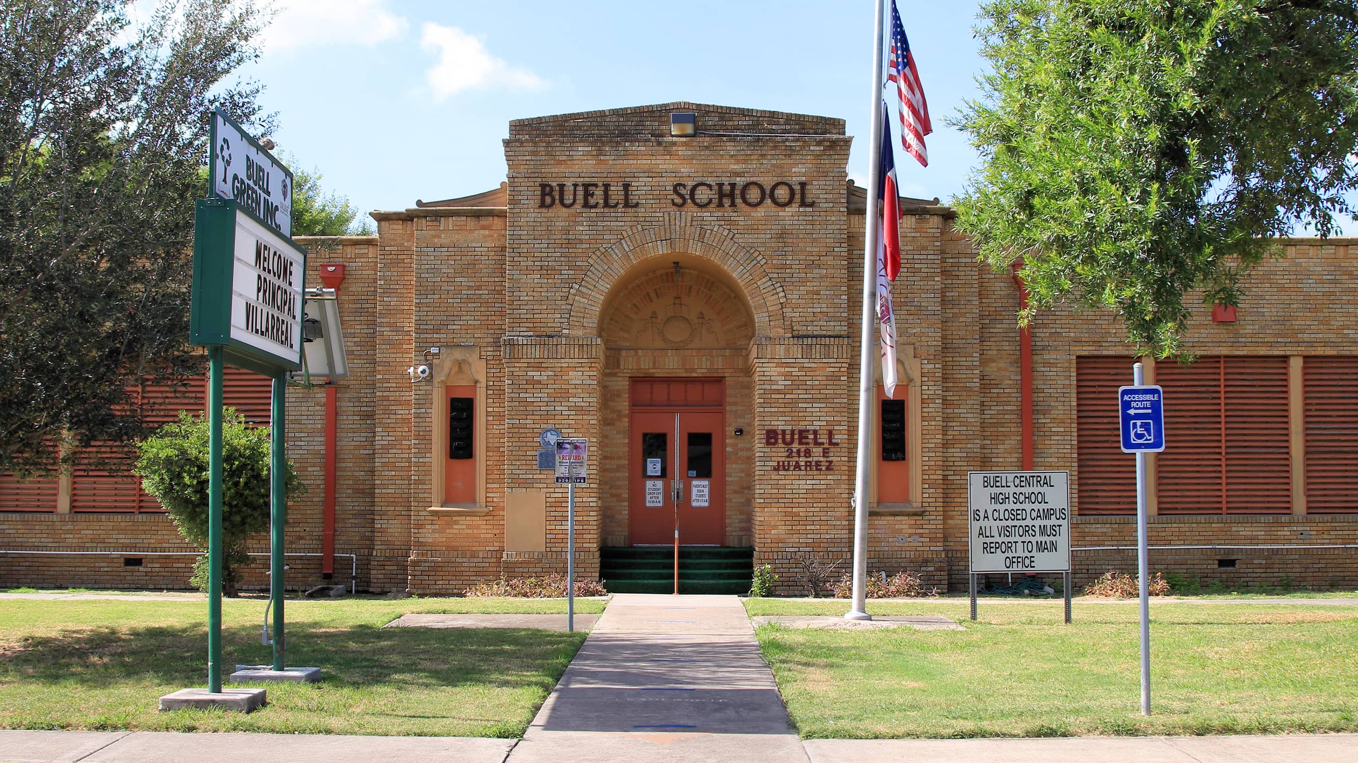 Hotels that allow 18-21 year olds in Pharr, Texas