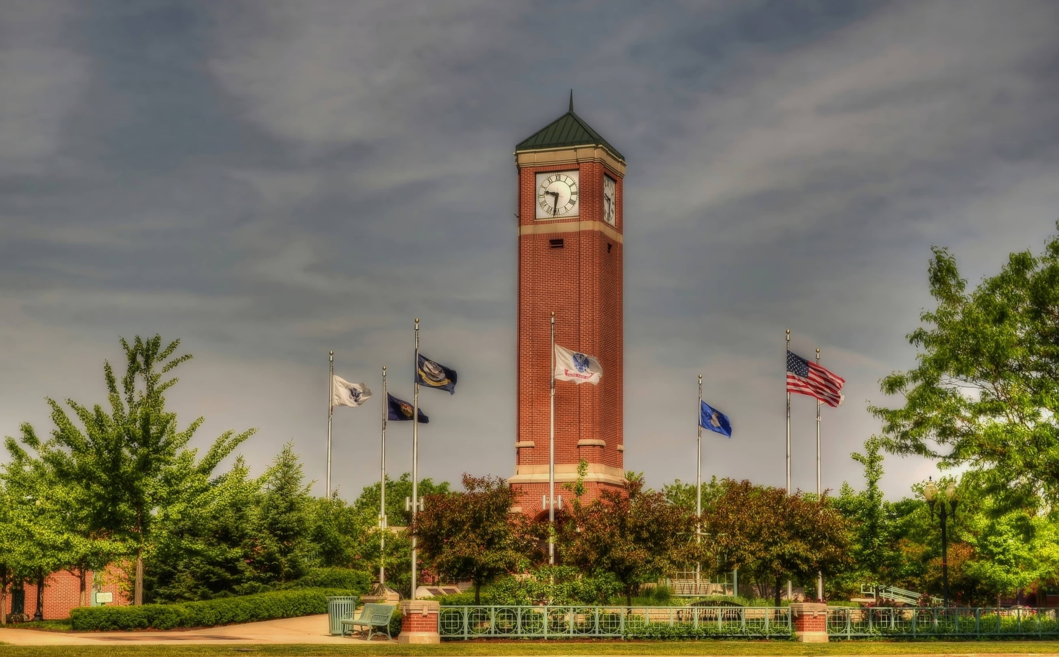 Hotels that allow 18-21 year olds in Schaumburg, Illinois