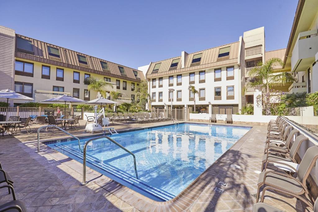 What's a 'Refundable Hold' and Why It Matters at 18