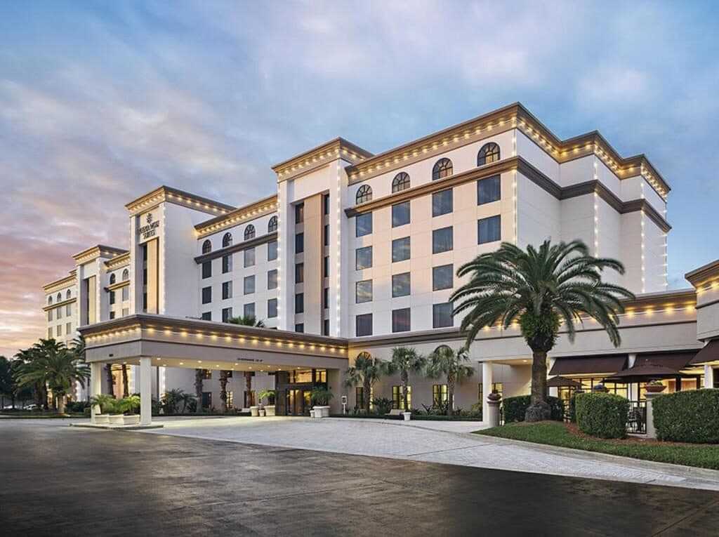 Hotels That Allow 17-Year-Olds to Check In