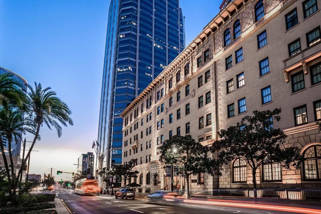 San Diego Hotels With 18 Check-In