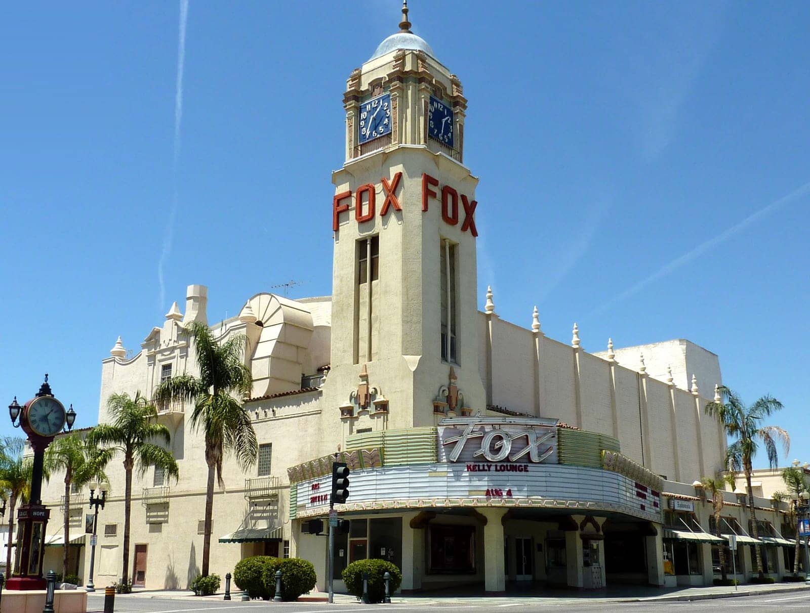 Hotels that allow 18-21 year olds in Bakersfield, California